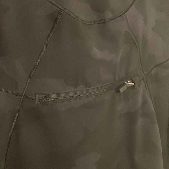 *NWOT Lululemon Camo Mist Over Windbreaker - Picture 4 of 6